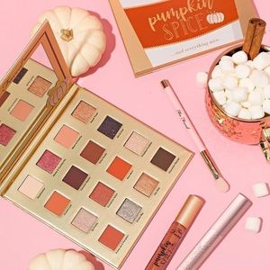 Too faced limited edition pumpkin spice set